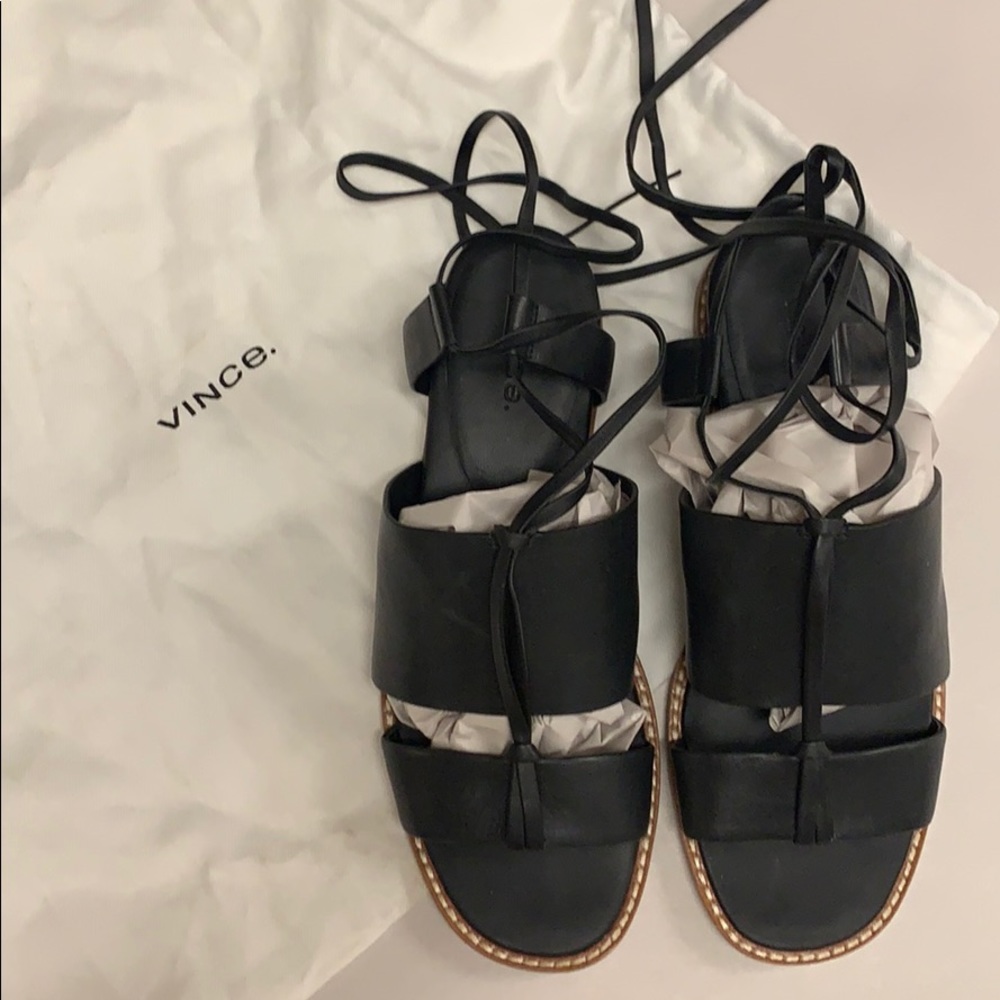 Vince Forster Sandals BLK sz 7.5 in good condition, soles have some wear